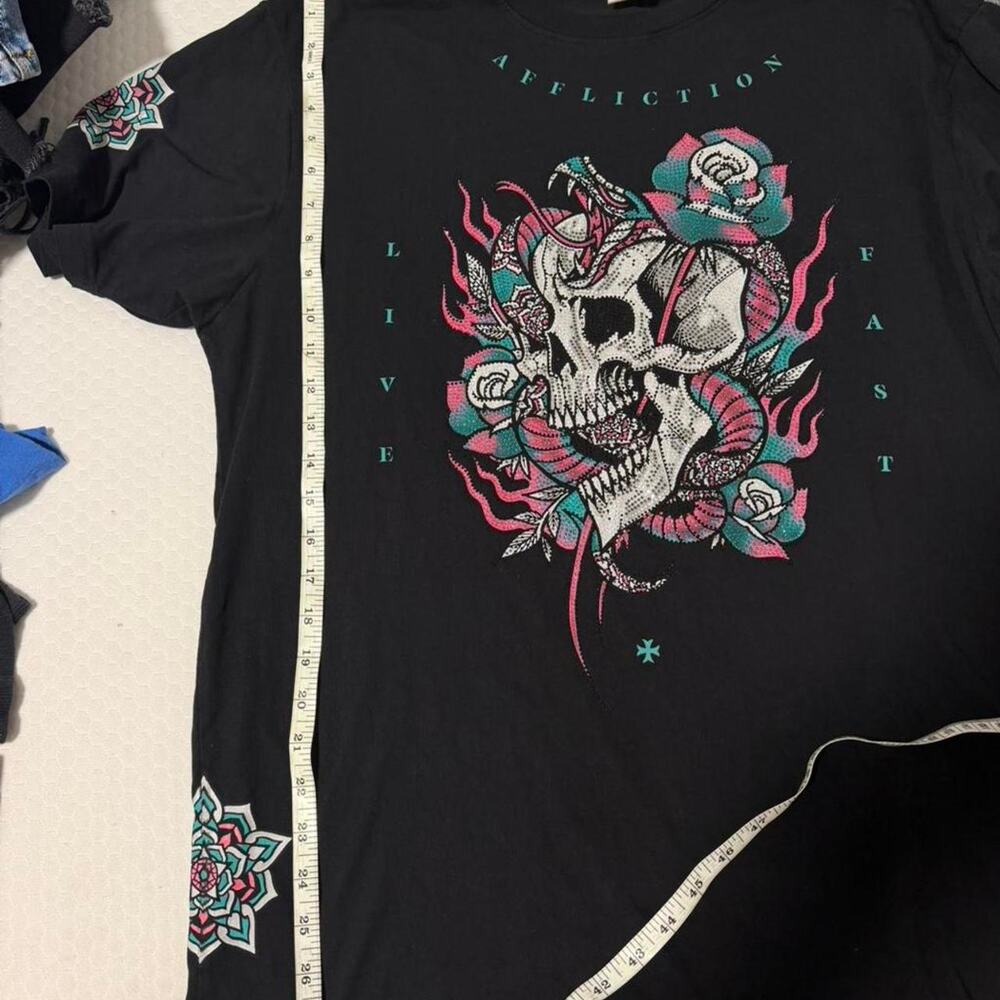 Black Label Affliction black skull and roses tee bedazzled Size XL - Picture 8 of 8